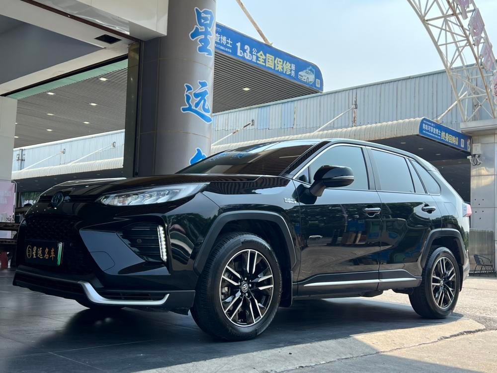 Toyota Wildlander PHEV 2021 — фото автомобиля