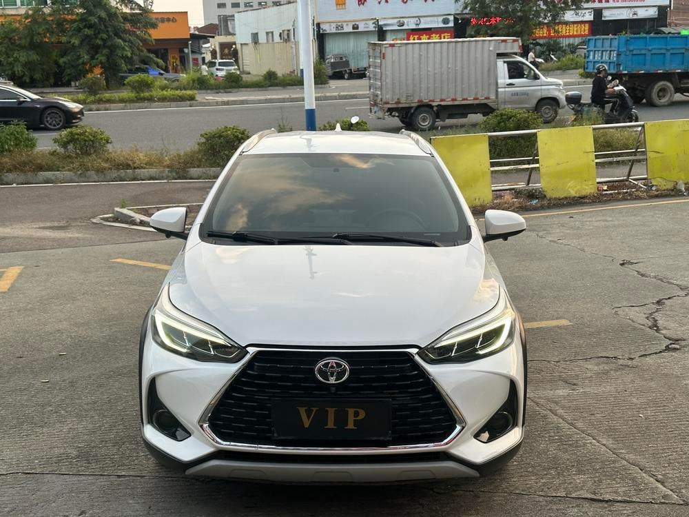 Toyota Yaris L 2022 — фото автомобиля