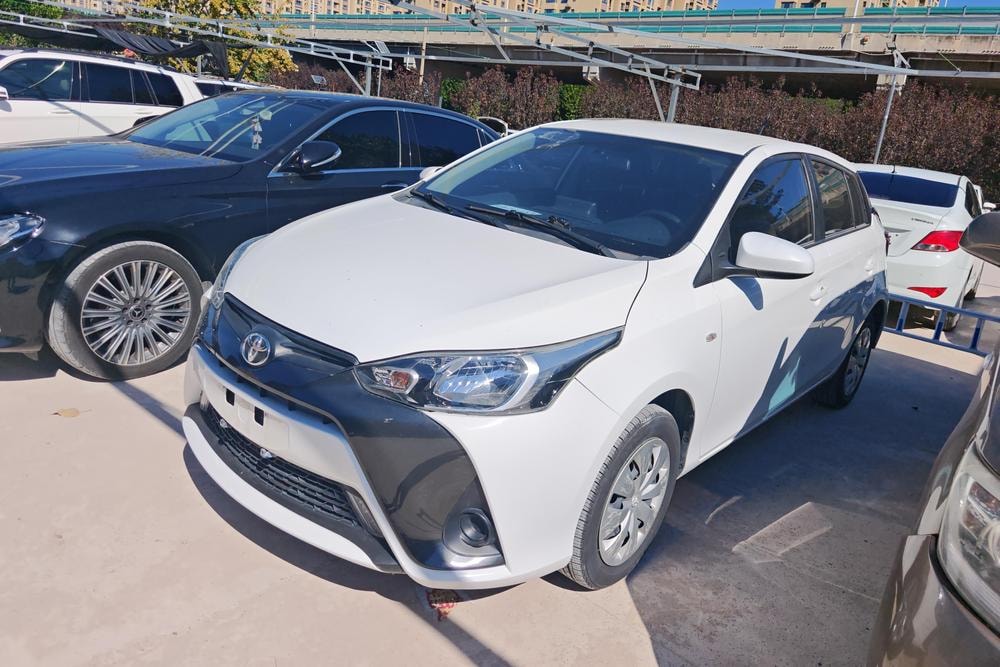 Toyota Yaris L 2020 — фото автомобиля