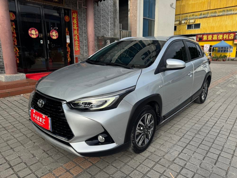 Toyota Yaris L 2022 — фото автомобиля 1