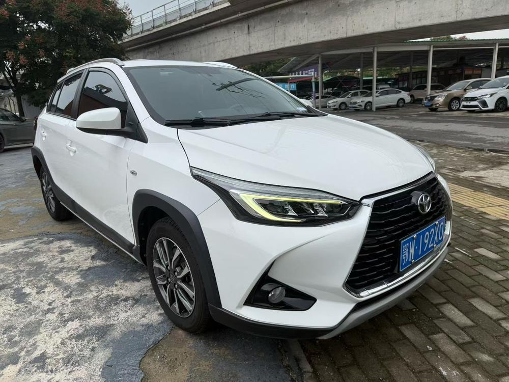 Toyota Yaris L 2021 — фото автомобиля