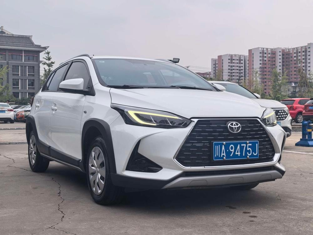 Toyota Yaris L 2022 — фото автомобиля