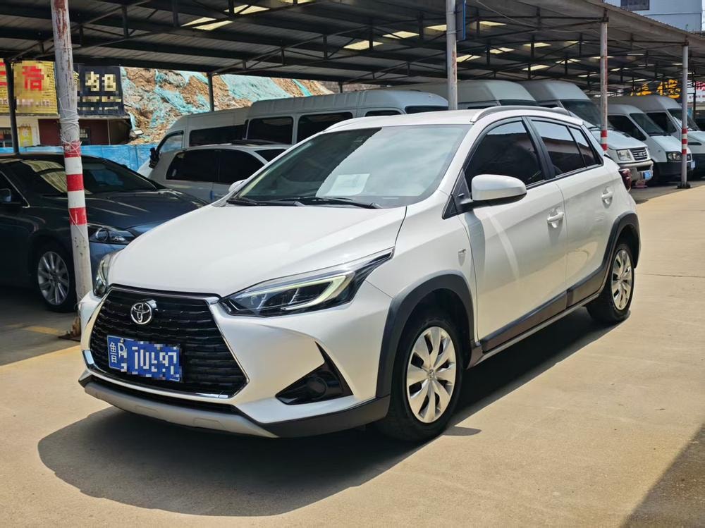 Toyota Yaris L 2021 — фото автомобиля