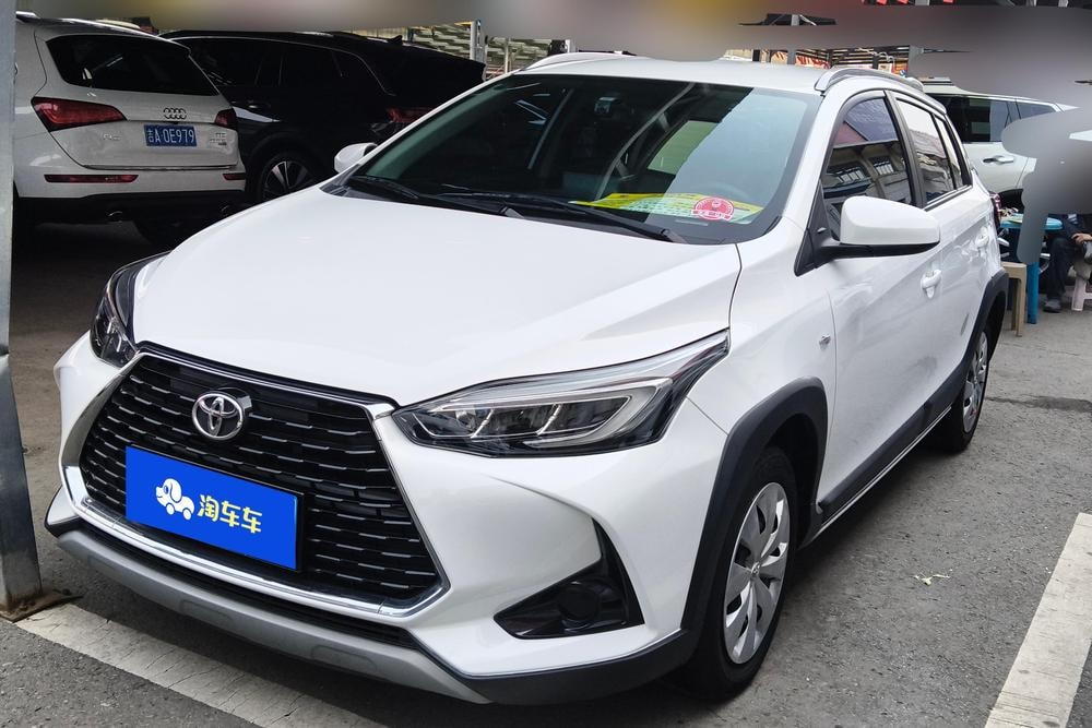 Toyota Yaris L 2022 — фото автомобиля 1