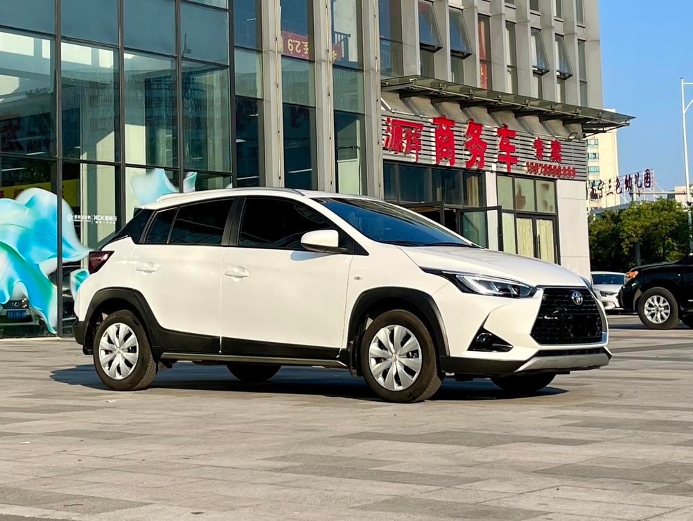 Toyota Yaris L 2022 — фото автомобиля 1