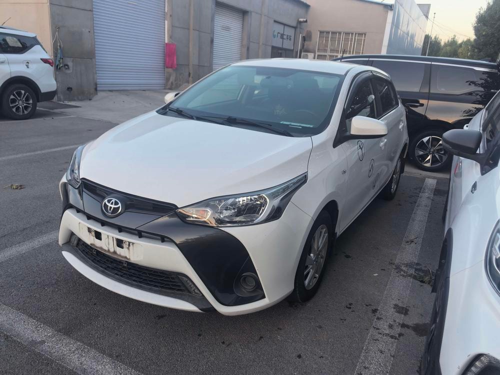 Toyota Yaris L 2016 — фото автомобиля