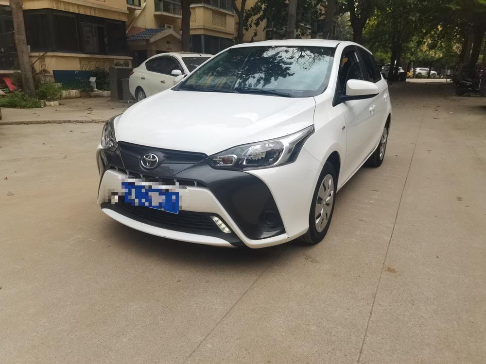 Toyota Yaris L 2019 — фото автомобиля 1