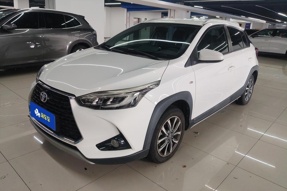 Toyota Yaris L 2021 — фото автомобиля 1