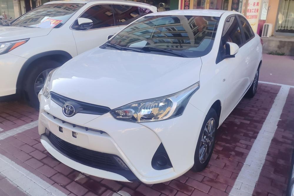 Toyota Yaris L Sedan 2020 — фото автомобиля