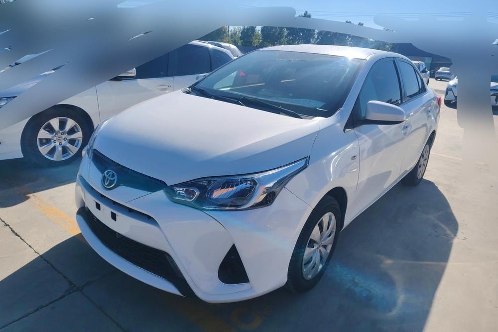 Toyota Yaris L Sedan 2017 — фото автомобиля