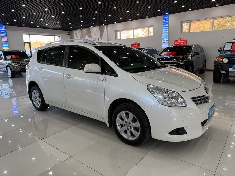 Toyota Yizhi 2011 — фото автомобиля