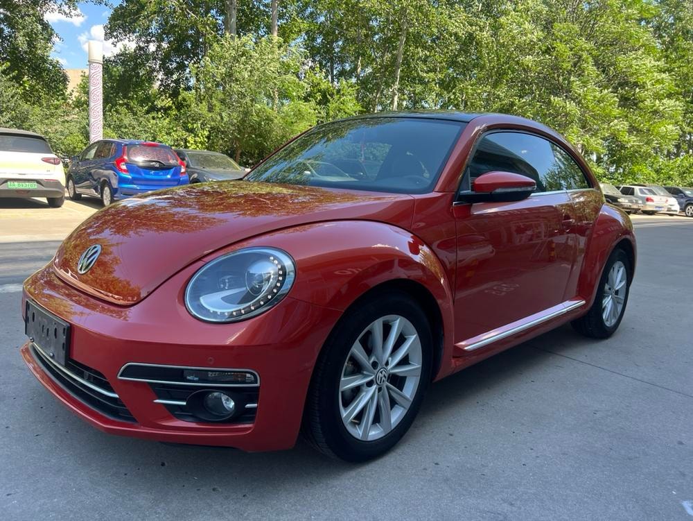 Volkswagen Beetle 2018 — фото автомобиля 1