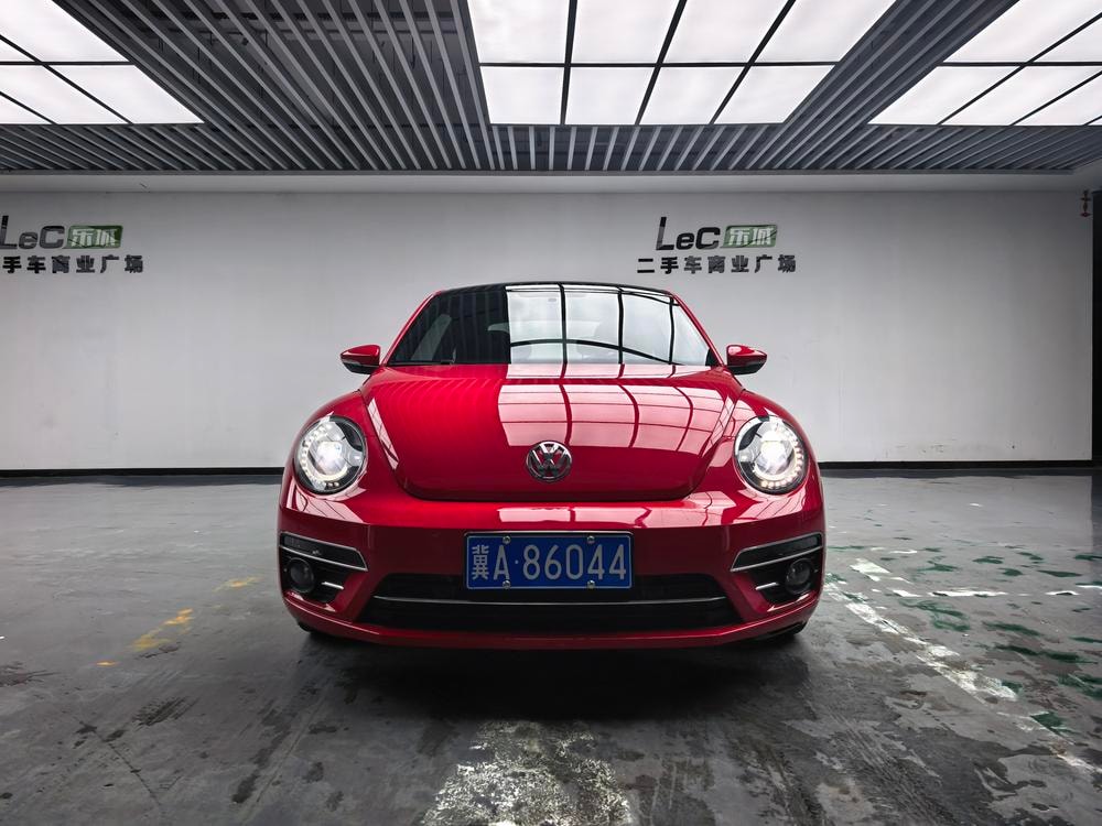 Volkswagen Beetle 2018 — фото автомобиля 1