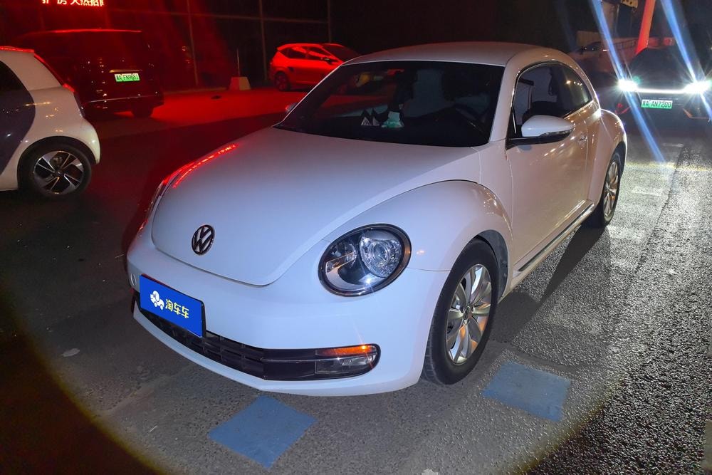 Volkswagen Beetle 2014 — фото автомобиля