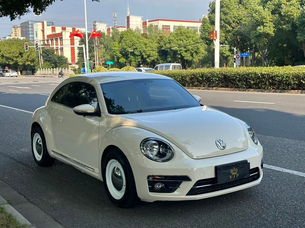 Volkswagen Beetle 2017 — фото автомобиля 1