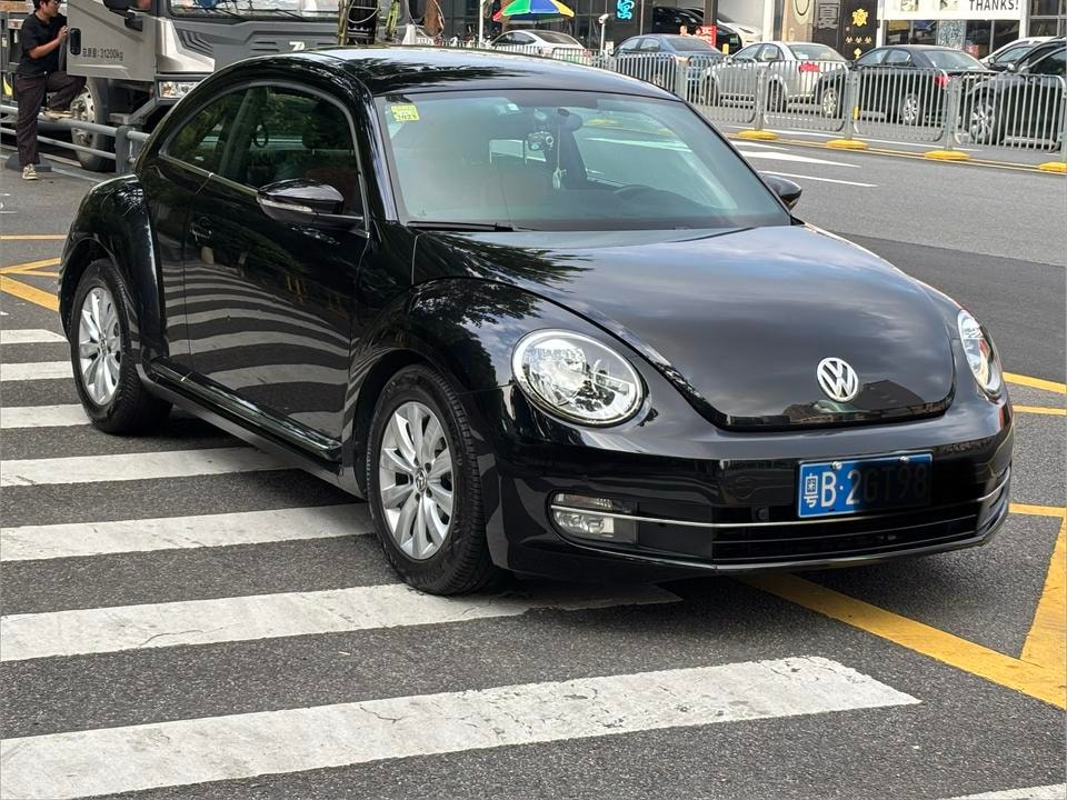 Volkswagen Beetle 2013 — фото автомобиля 1
