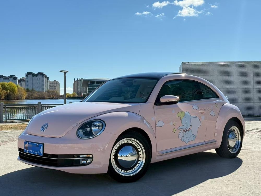 Volkswagen Beetle 2013 — фото автомобиля
