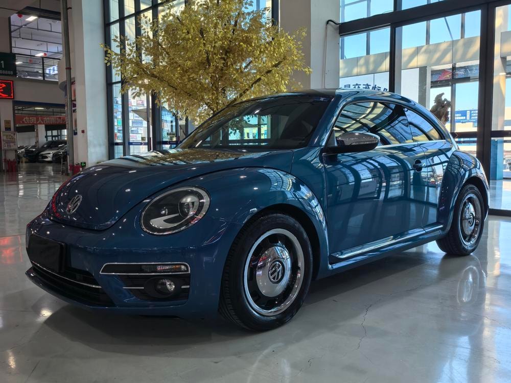 Volkswagen Beetle 2019 — фото автомобиля