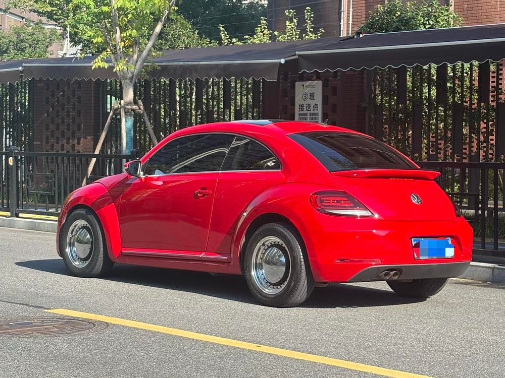 Volkswagen Beetle 2013 — фото автомобиля