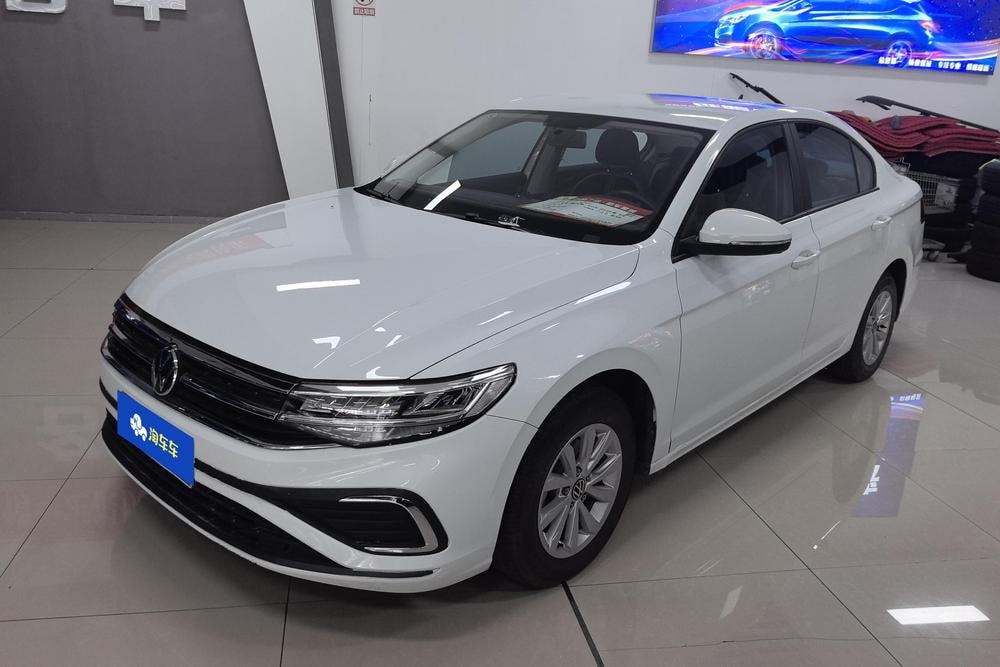 Volkswagen Bora 2023 — фото автомобиля