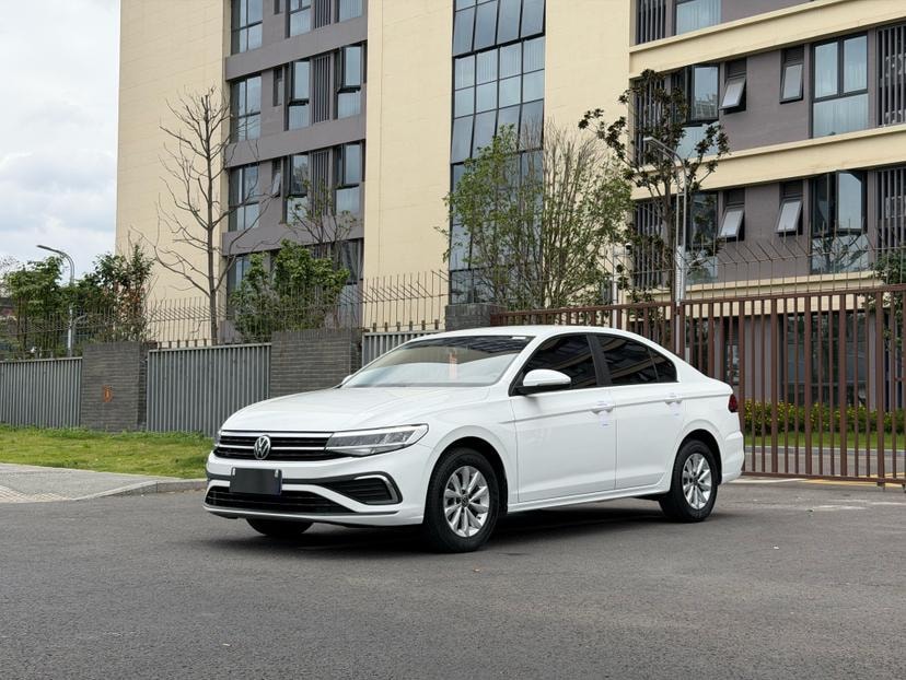 Volkswagen Bora 2024 — фото автомобиля 1