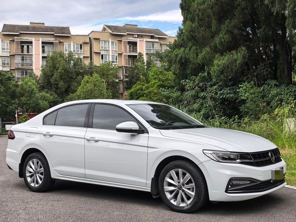 Volkswagen Bora 2021 — фото автомобиля 1