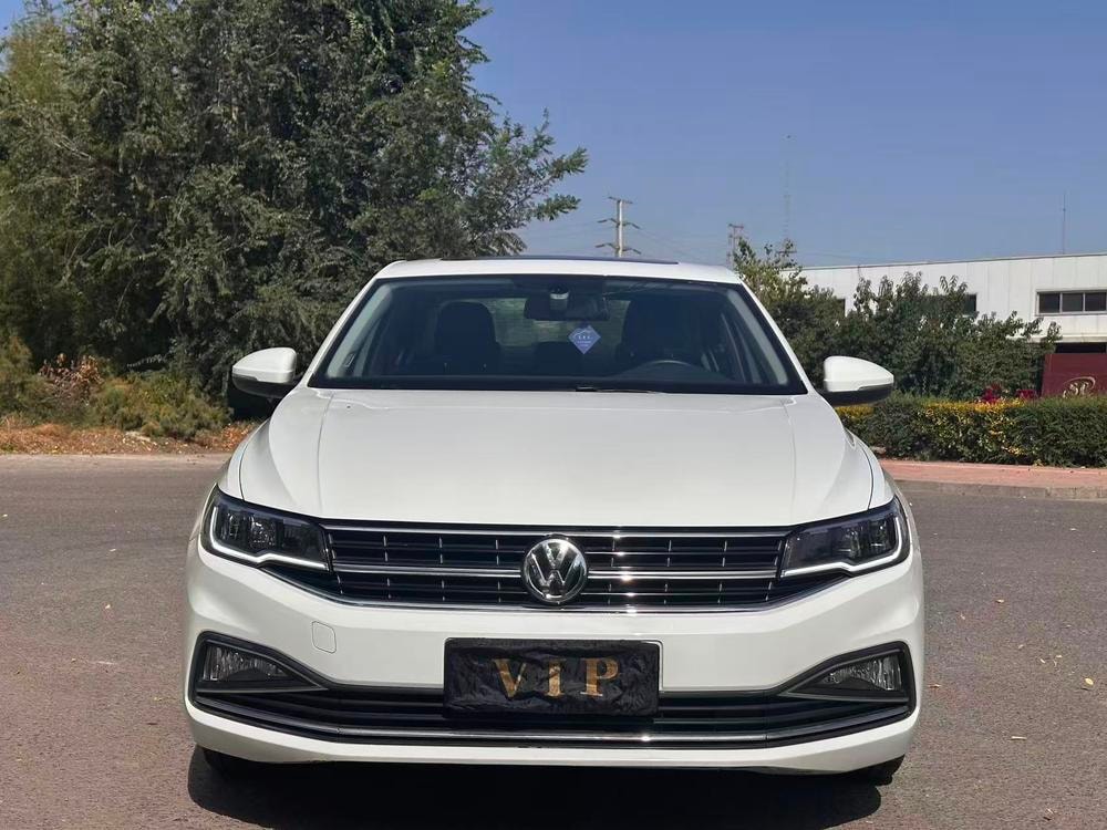 Volkswagen Bora 2019 — фото автомобиля