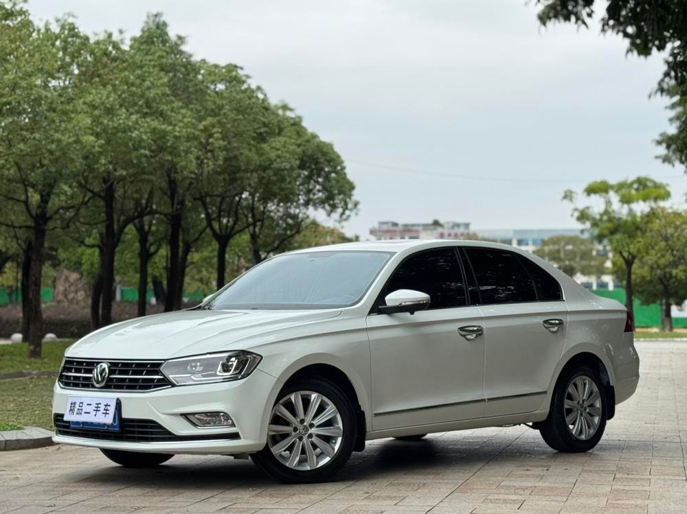 Volkswagen Bora 2018 — фото автомобиля 1