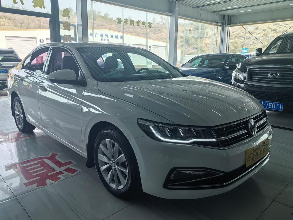 Volkswagen Bora 2019 — фото автомобиля