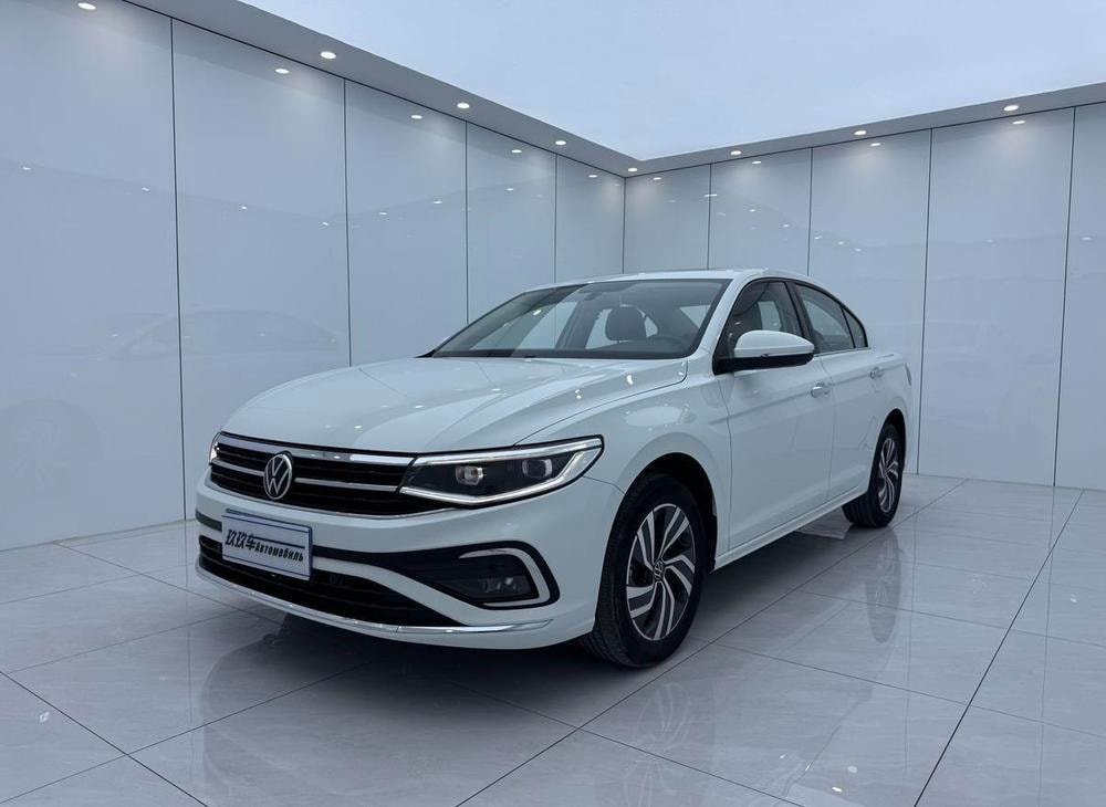 Volkswagen Bora 2023 — фото автомобиля 1