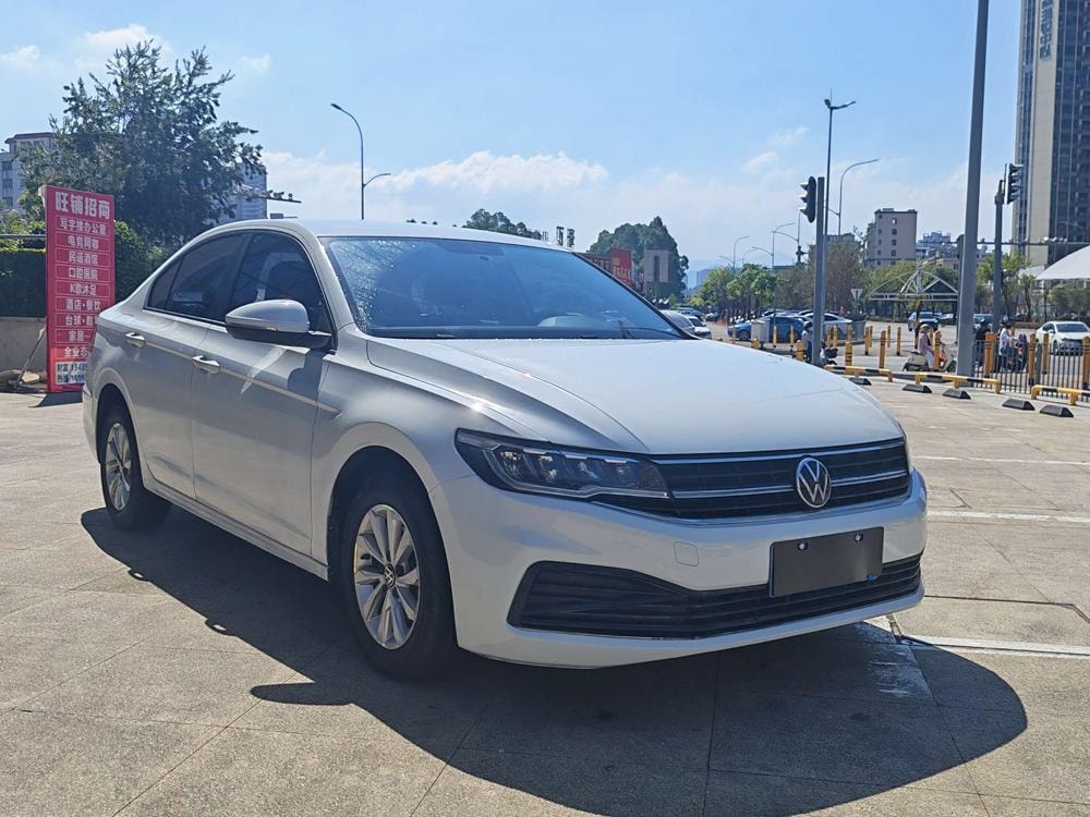 Volkswagen Bora 2021 — фото автомобиля 1