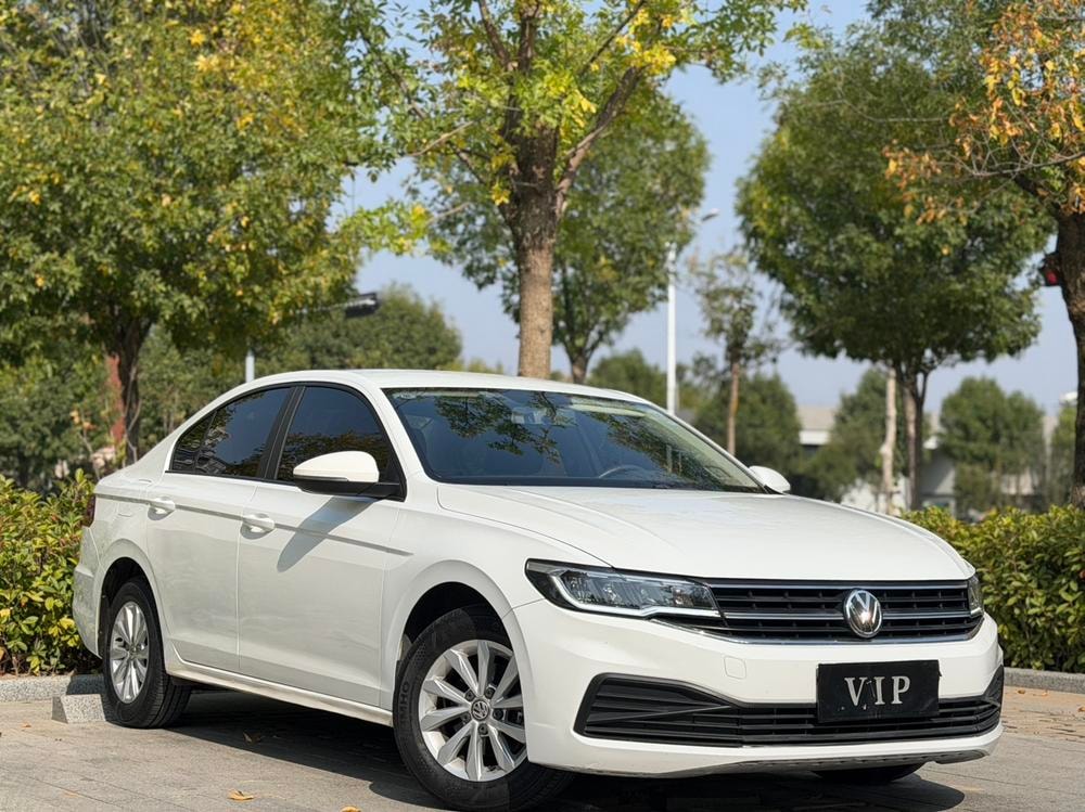 Volkswagen Bora 2019 — фото автомобиля 1