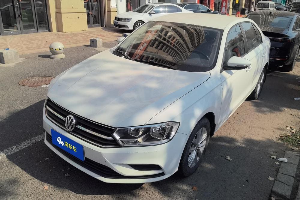 Volkswagen Bora 2018 — фото автомобиля 1