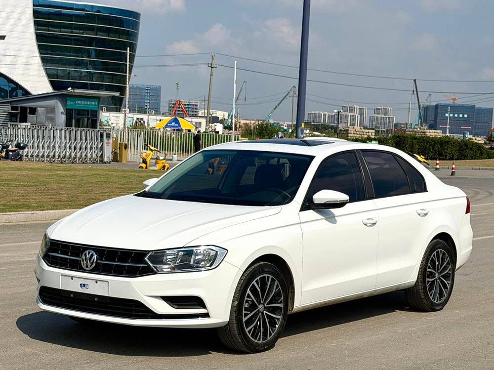 Volkswagen Bora 2021 — фото автомобиля 1