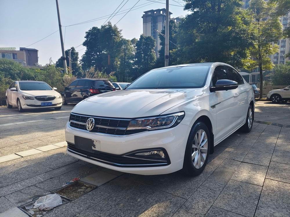 Volkswagen Bora 2019 — фото автомобиля