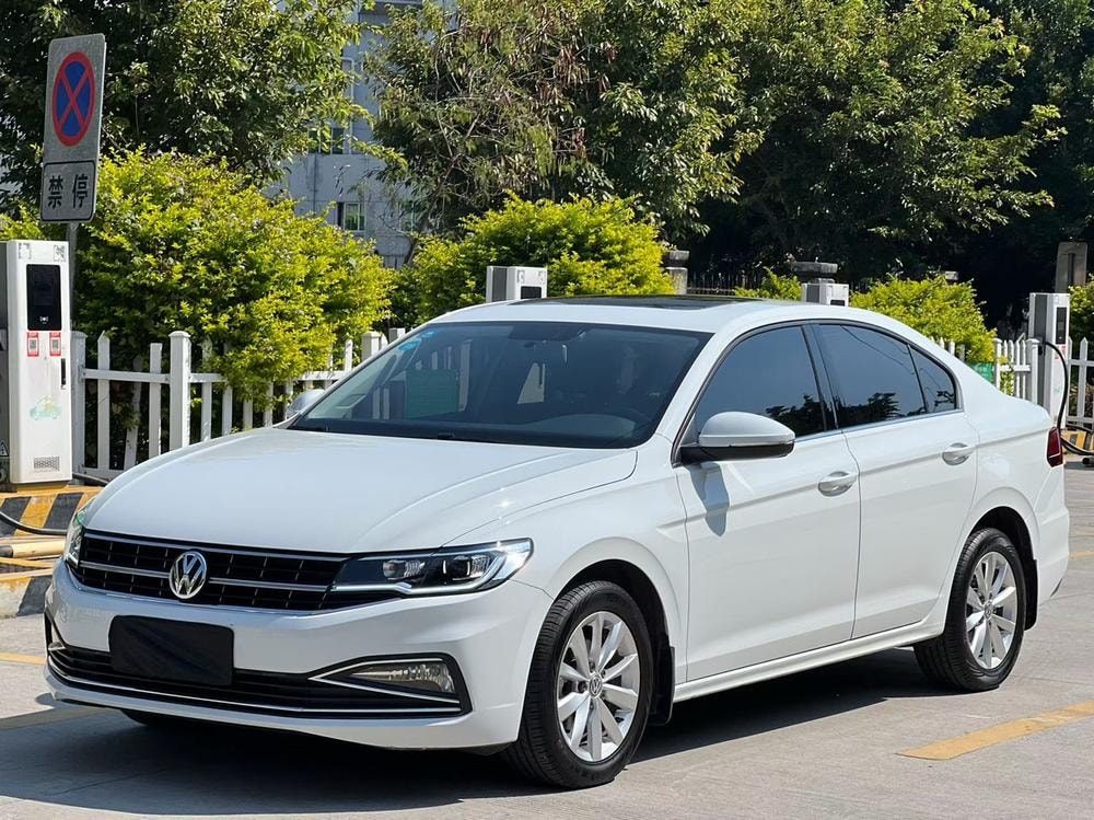 Volkswagen Bora 2020 — фото автомобиля 1