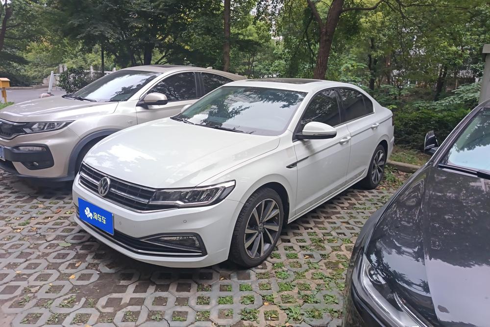 Volkswagen Bora 2019 — фото автомобиля 1