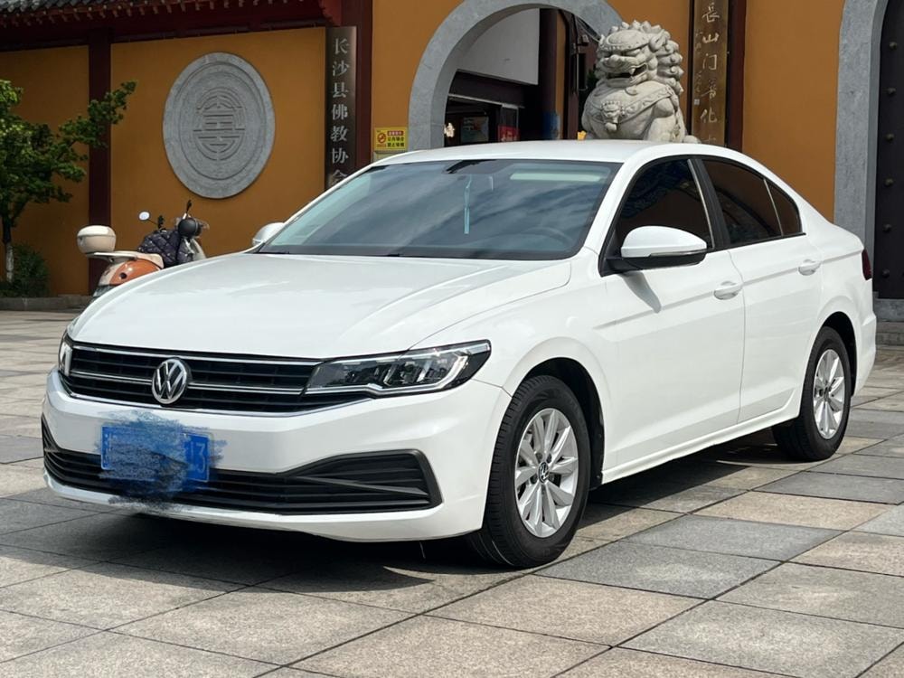 Volkswagen Bora 2021 — фото автомобиля