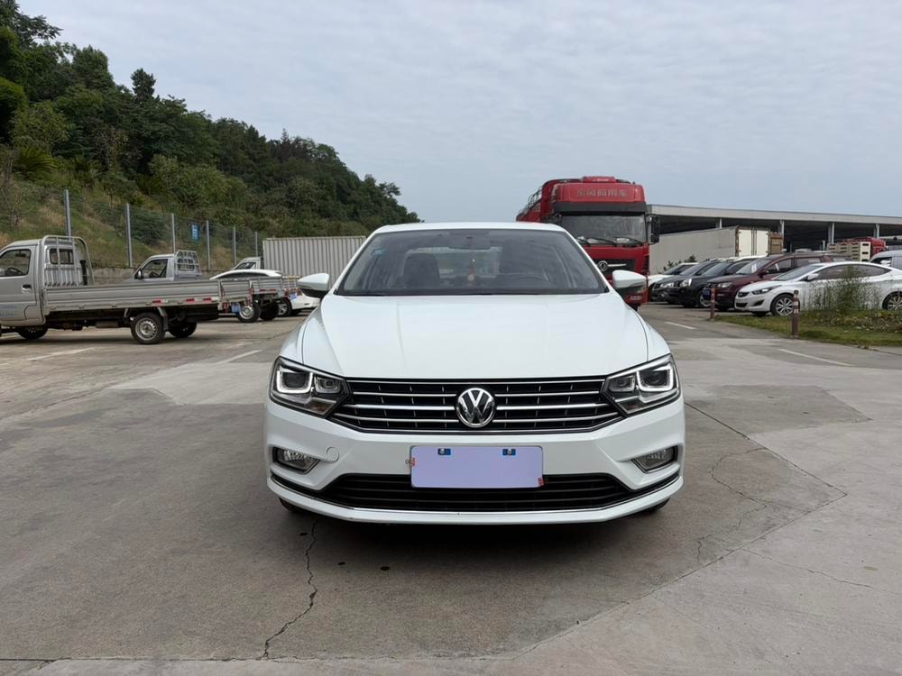 Volkswagen Bora 2018 — фото автомобиля