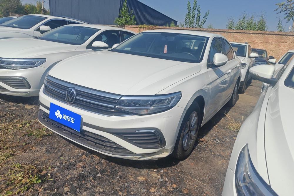 Volkswagen Bora 2023 — фото автомобиля