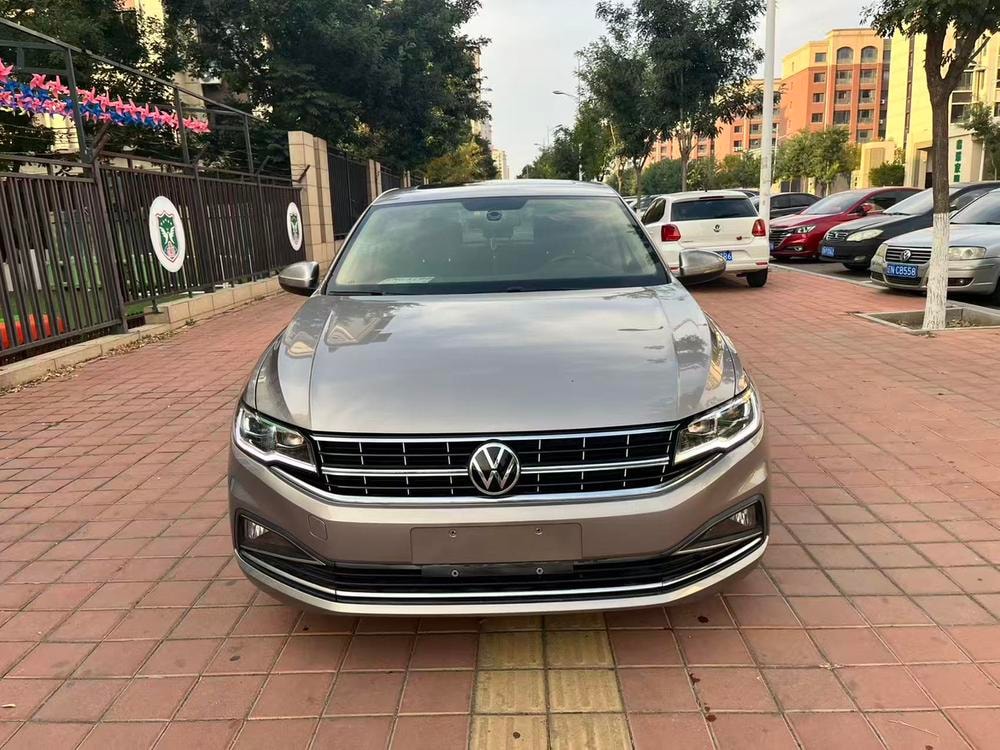 Volkswagen Bora 2020 — фото автомобиля