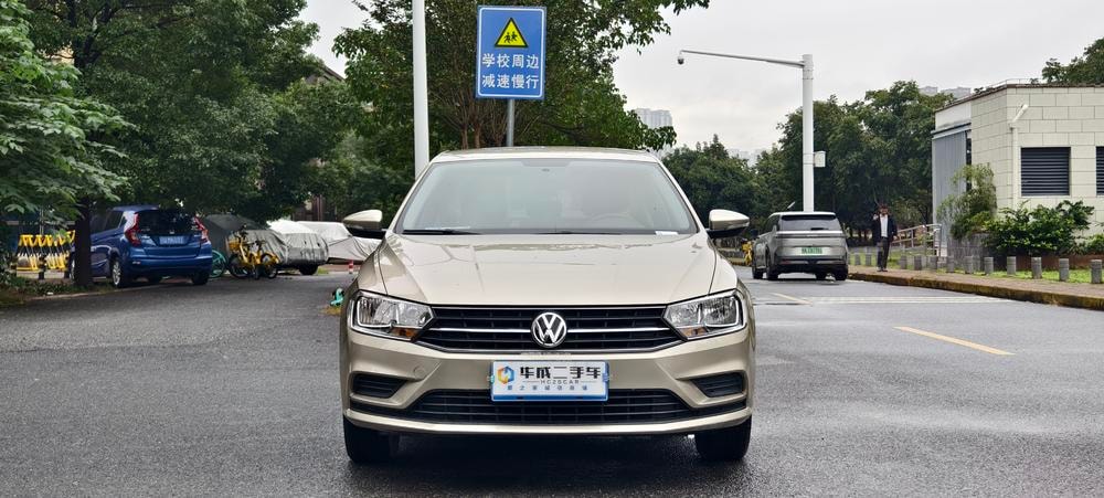 Volkswagen Bora 2018 — фото автомобиля