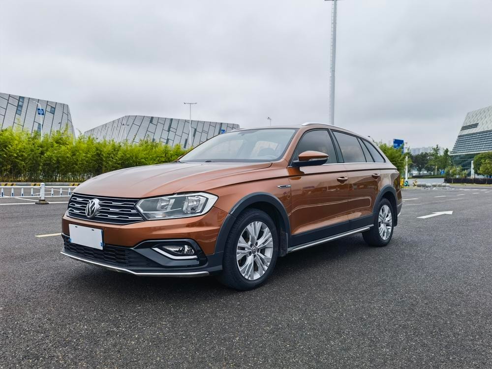 Volkswagen C-TREK 2017 — фото автомобиля 1
