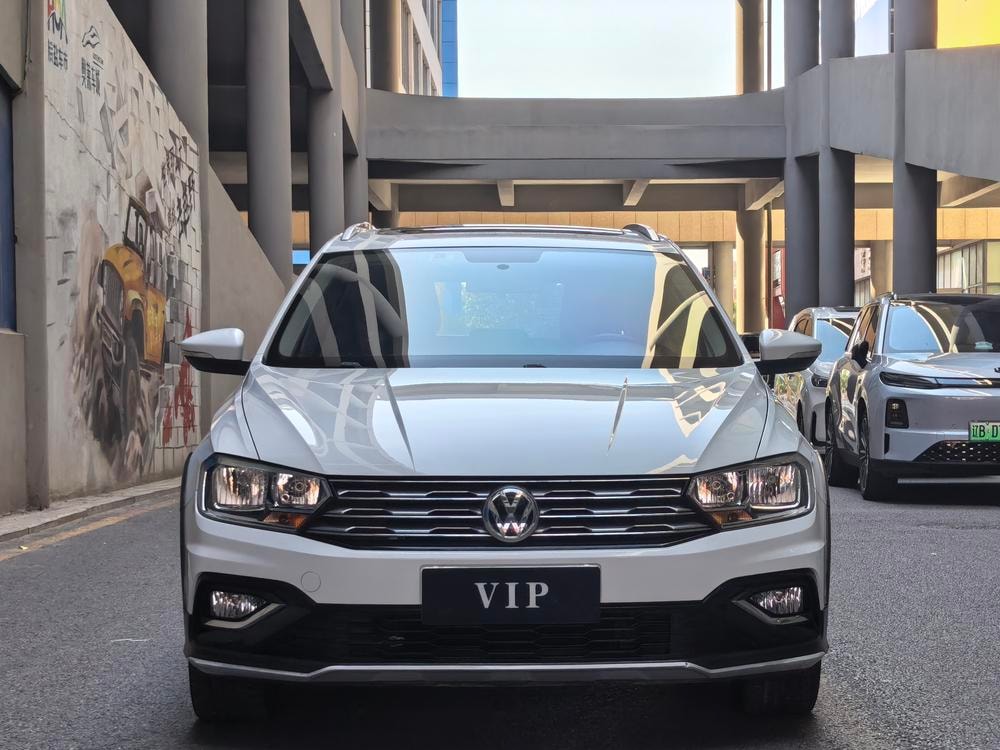 Volkswagen C-TREK 2018 — фото автомобиля