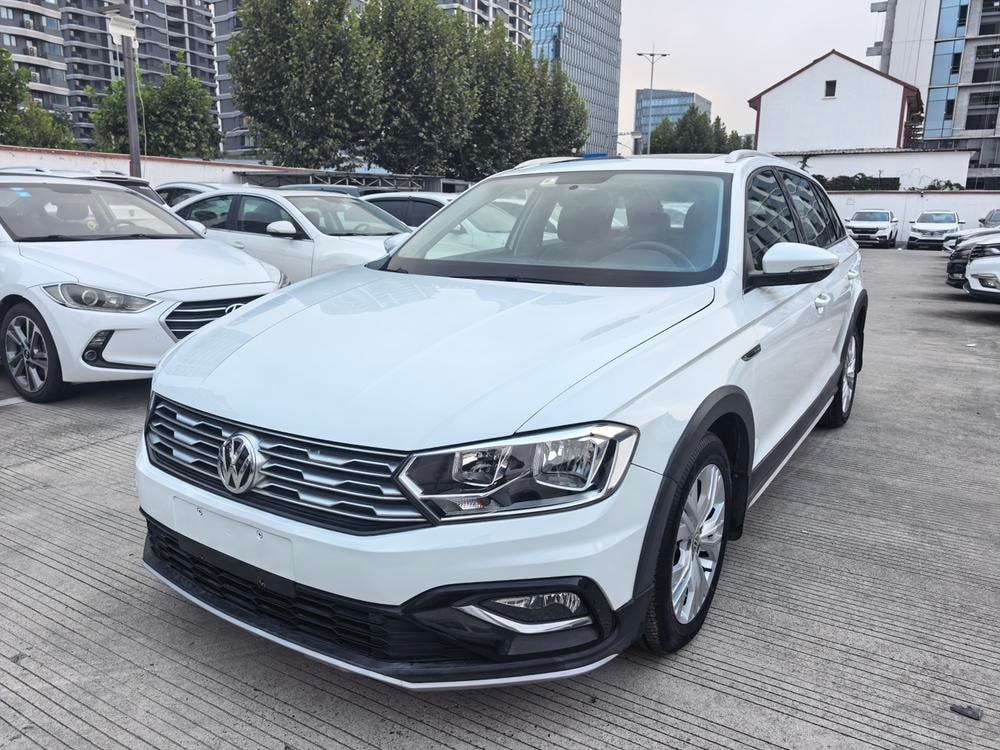 Volkswagen C-TREK 2017 — фото автомобиля 1