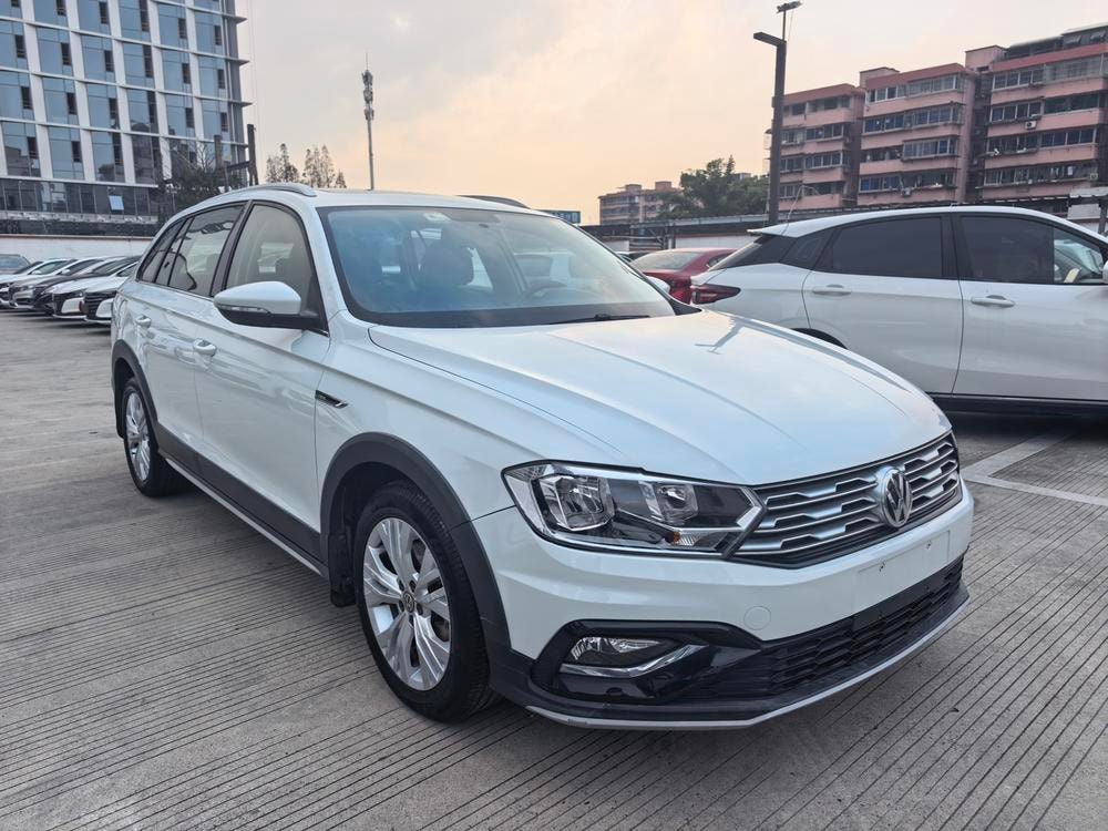 Volkswagen C-TREK 2017 — фото автомобиля