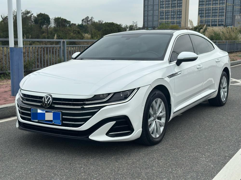 Volkswagen CC 2019 — фото автомобиля 1