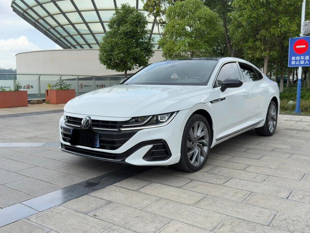 Volkswagen CC 2024 — фото автомобиля