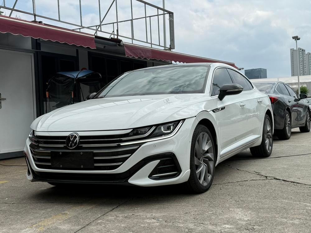 Volkswagen CC 2021 — фото автомобиля