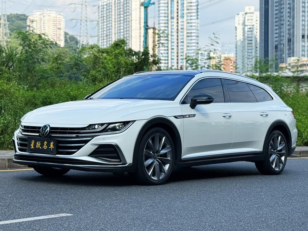 Volkswagen CC 2021 — фото автомобиля 1